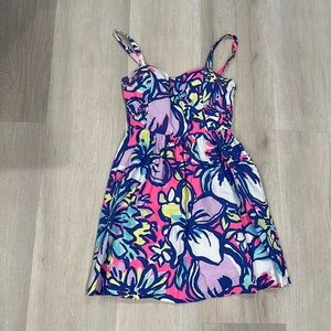 Lilly Pulitzer size 4 knee-length dress. Worn once.